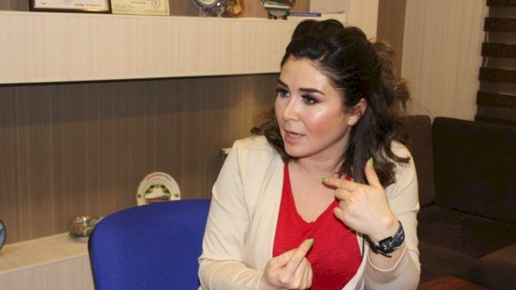    “Məgər biz ev heyvanıyıq, siz də sahibimiz?“   - Elnarə