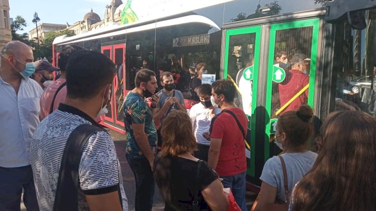    Avtobuslardakı sıxlıqla bağlı rəsmi AÇIQLAMA   