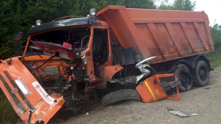    Şəkidə “KamAZ” aşdı, xəsarət alan var   