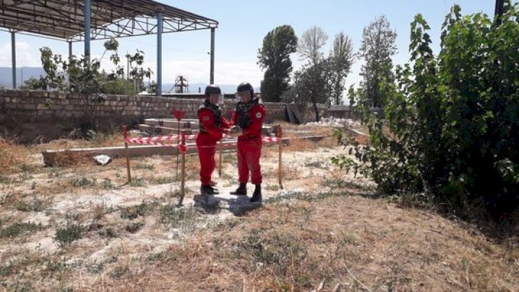   Qazaxda yanacaqdoldurma məntəqəsinin yaxınlığından minaatan mərmisi tapıldı - Fotolar   