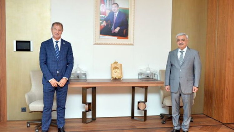    Rövnəq Abdullayev millimizin yeni baş məşqçisi ilə görüşdü - Fotolar   