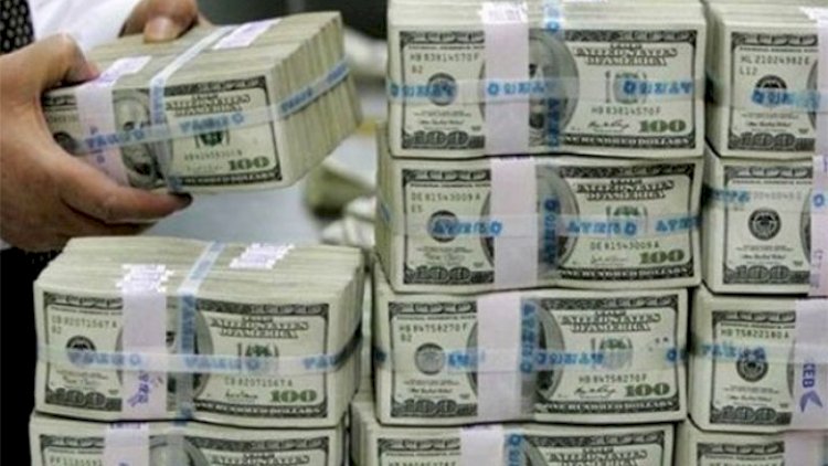    Hesabına səhvən 2,5 milyard dollar köçürüldü   - Kuryoz OLAY