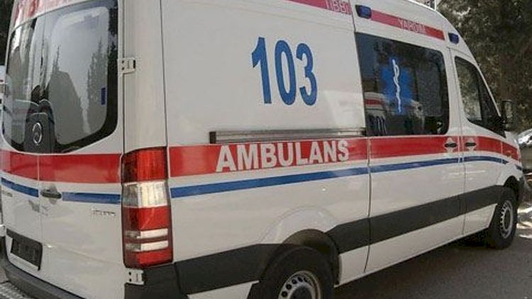    Hacıqabulda maşın dəmir səddə çırpıldı, sürücü öldü   