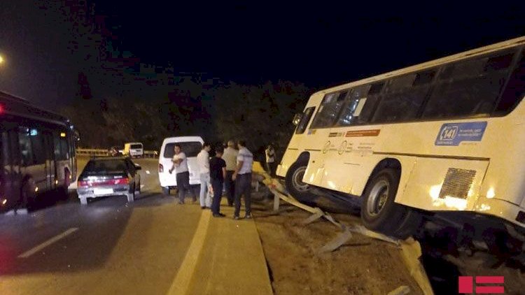    Xətaidə sərnişin avtobusu qəzaya uğradı - Fotolar   