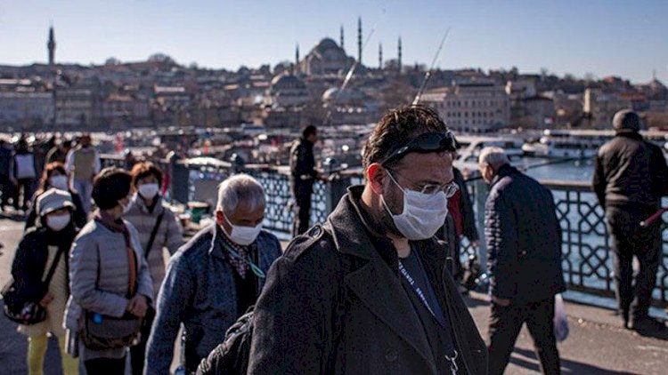    Türkiyədə açıq havada maska taxmaq məcburi oldu   