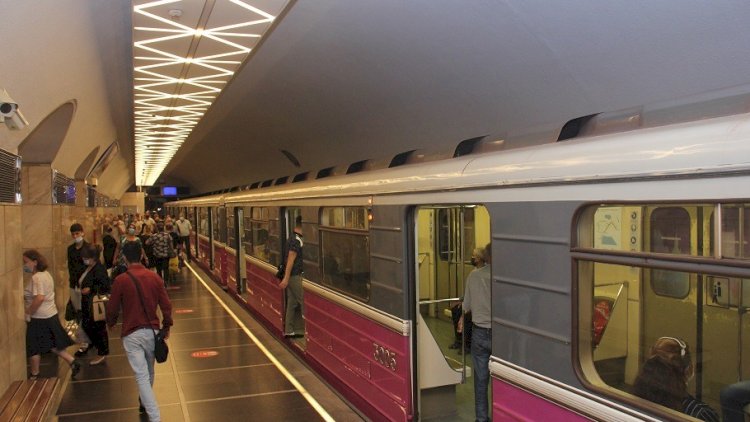    Metrodan son görüntülər – Fotosessiya   