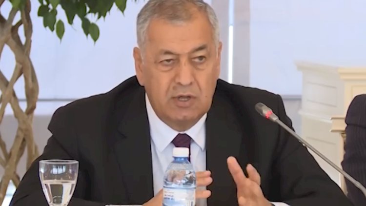    “Uşaqlarımızı məhv edirlər” – Vahid Əhmədov rusdilli məktəblərlə bağlı   DANIŞDI