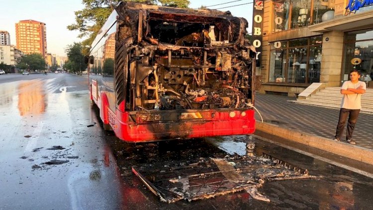    Bakıda sərnişin avtobusu yanıb   