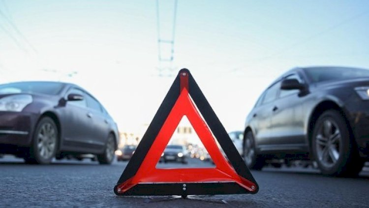    “Mitsubishi” maneəyə çırpıldı - Xəsarət alan var   