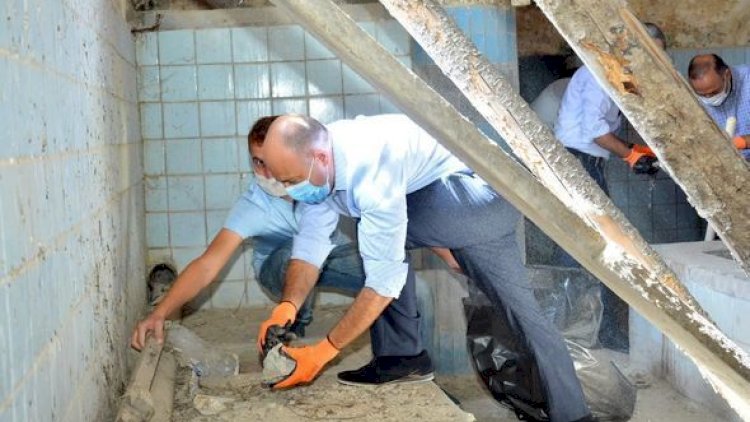    Nazir müavini tarixi hamamda təmizlik işləri apardı - Fotolar   
