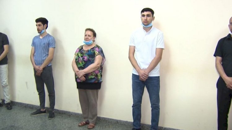    Metroda maskaya görə insident törədənlərin məhkəməsi başlayır   