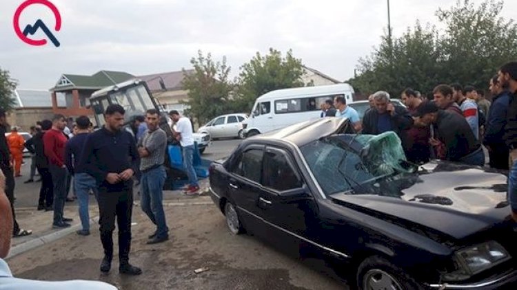    Biləsuvarda “Mercedes” traktorla toqquşdu, yaralılar var   