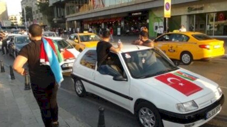    İstanbulda Azərbaycana dəstək aksiyası keçirildi   