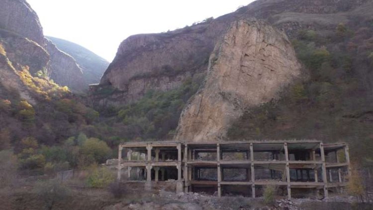    Ermənilər Kəlbəcərdəki qızıl mədənlərini bağladı   