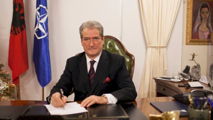    Albaniyanın ilk prezidentindən Azərbaycana dəstək   