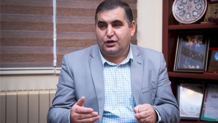    Bizim alnımıza döyüş, sizin alnınıza söyüş yazılıb...   