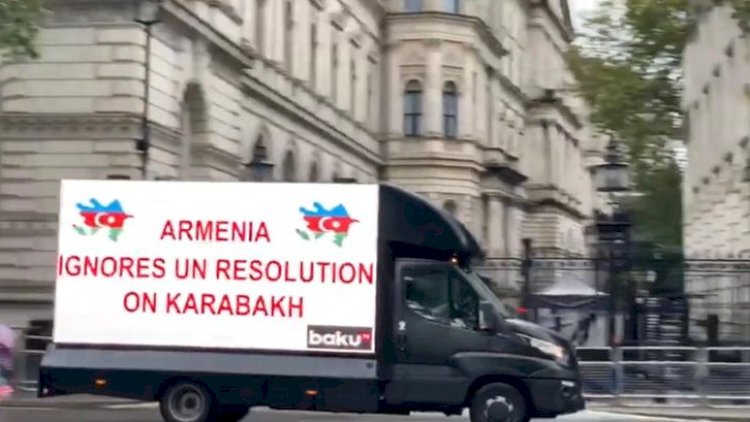    Britaniyada erməni təcavüzünü əks edən bannerlər nümayiş olundu - Fotolar   