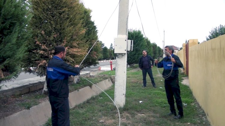    “Azərişıq” cəbhə bölgəsində elektrik xəttlərinə dəyən ziyanı aradan qaldırır - Video   