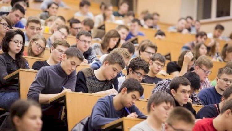    Ukraynada universitetlər distant təhsilə keçir   