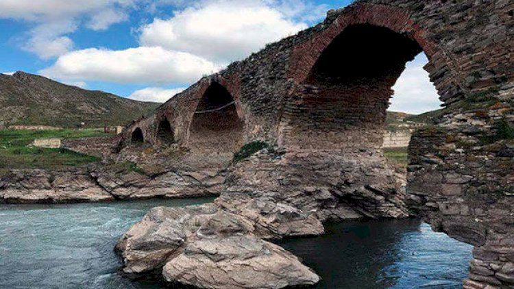    Azərbaycanı birləşdirən 10 əsrlik abidə - Foto   