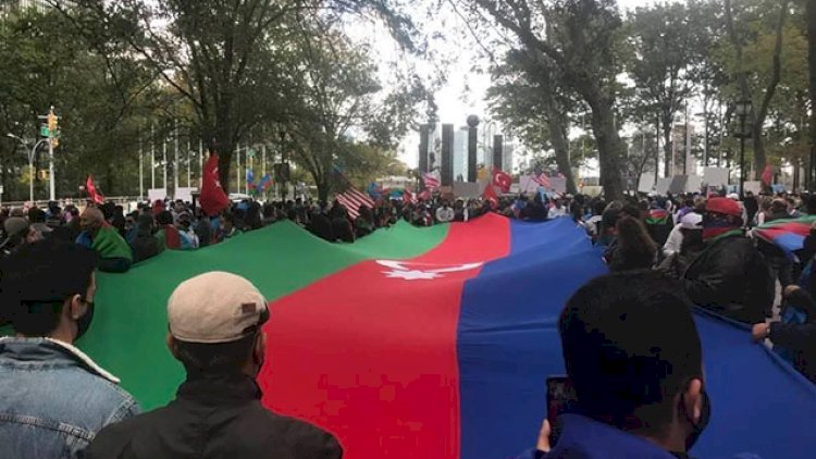    BMT-nin qarşısında ermənilərin Gəncə vandalizmi pislənildi   - Fotolar