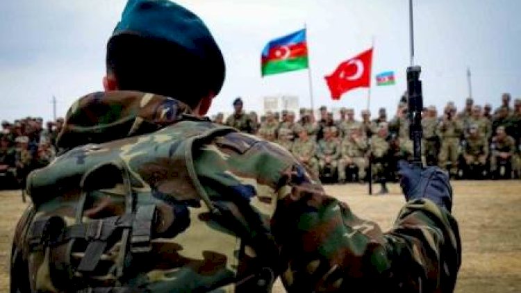    Azərbaycanlı müğənnini cəbhəyə aparırlar   