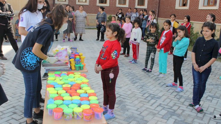    Könüllülər erməni təcavüzündən zərər görmüş ailələrə baş çəkib   