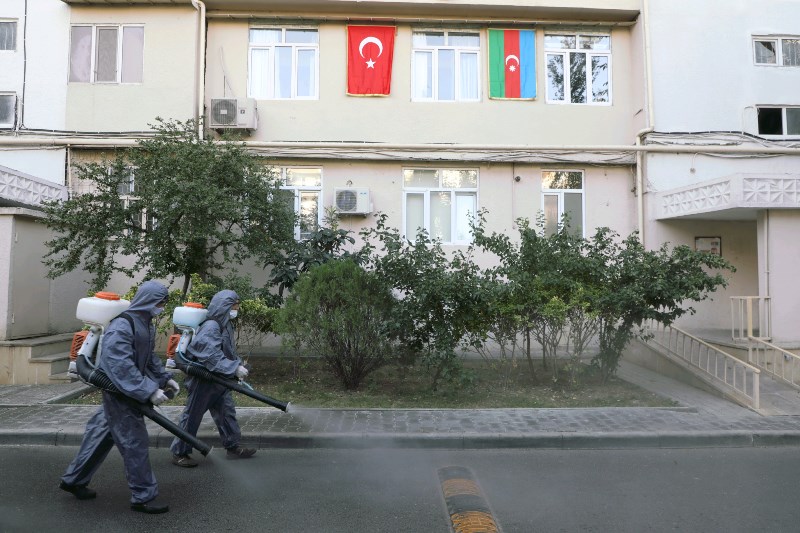 Bakı küçələri dezinfeksiya olundu - Fotolar 