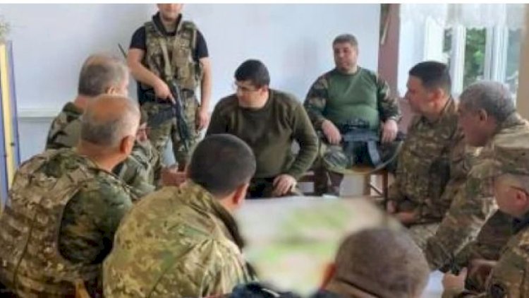    Separatçılar hərbi toplantıları uşaq bağçasında keçirirlər   