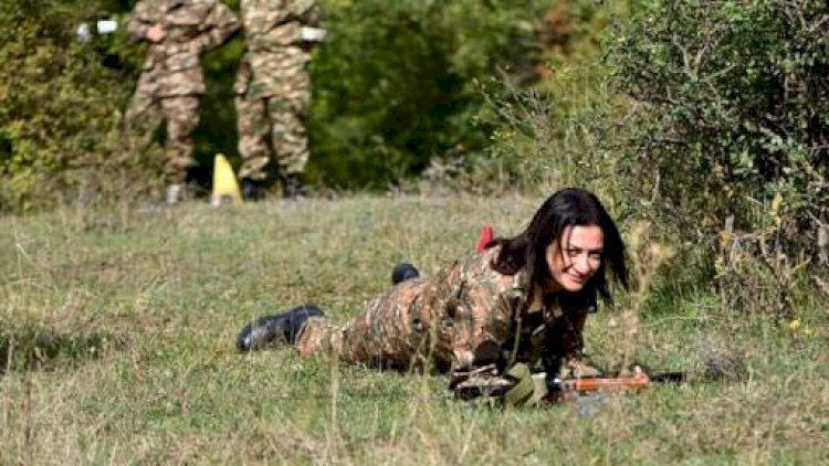    Anna Akopyanla bağlı Ermənistanda qalmaqal: “Qadağan olunmalıdır!”    