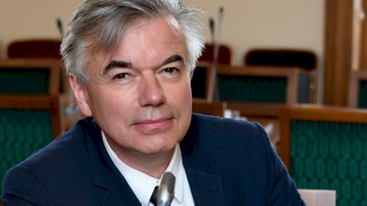    Alən Uper Fransa Senatının prezidentinə çağırış edib   