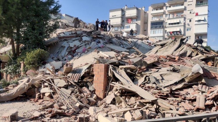    Türkiyədə zəlzələ qurbanlarının sayı artdı   