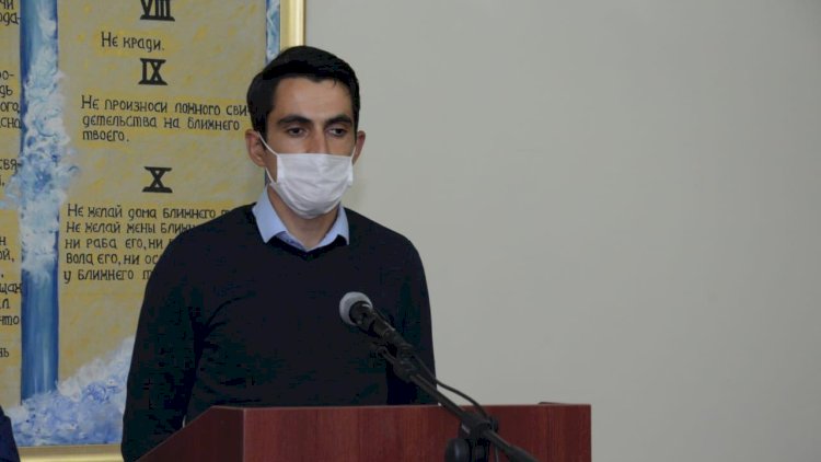   Erməni əsir Bakıdakı kilsədə dua edib -   Fotolar