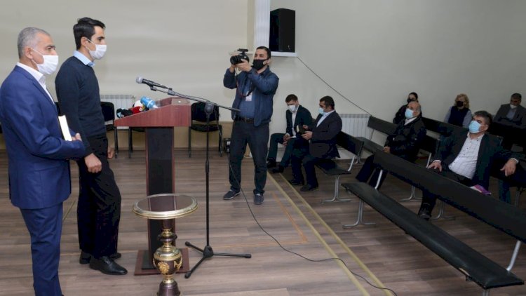    Pastor erməni əsgərlərinə çağırış etdi:   “Silahı yerə qoysunlar, vuruşmasınlar”