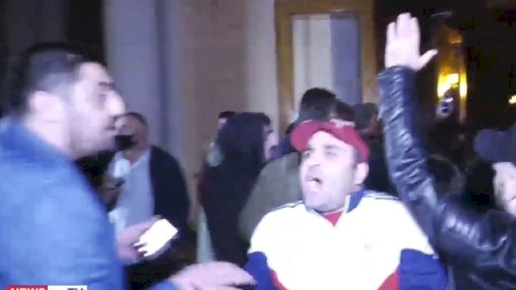    İrəvanda etirazçılar hökumət binasına soxuldu   