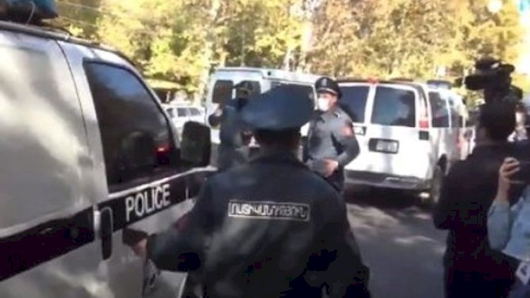    Paşinyan repressiyalara başladı   