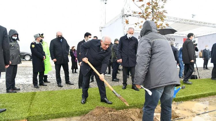    Baş Nazir Əli Əsədov beynəlxalq ağacəkmə aksiyasında iştirak etdi   