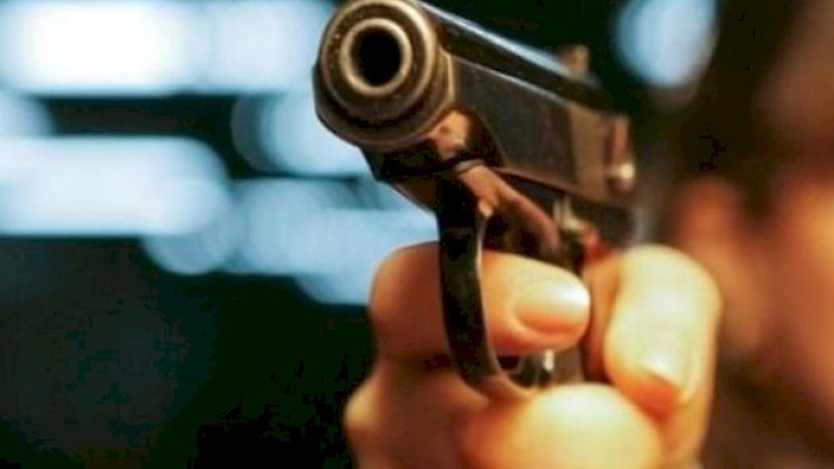    Bakıda komendant saatını pozan şəxsləri polis atəş açaraq saxladı - VİDEO   