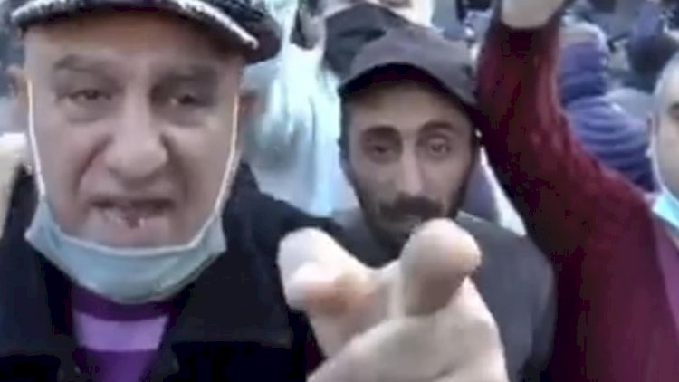    Ermənilər Putinə barmaq silkələdi -   Videolar