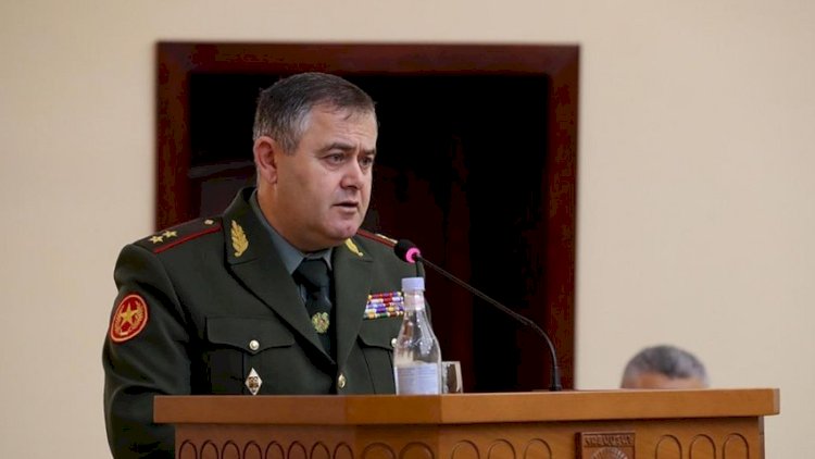    Paşinyan komitə sədrini vəzifədən qovdu   