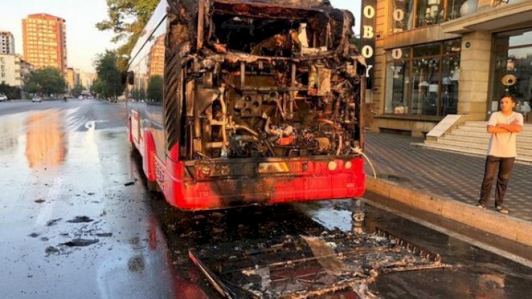    Bakıda sərnişin avtobusu yandı   