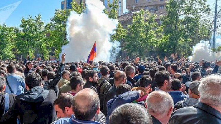    Ermənistanda etirazlar davam edir   