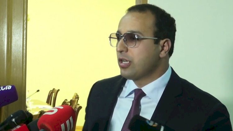    Cəbhədə döyşlər gedəndə o, gecə klubunda yarıçılpaq qadınla kef çəkib   