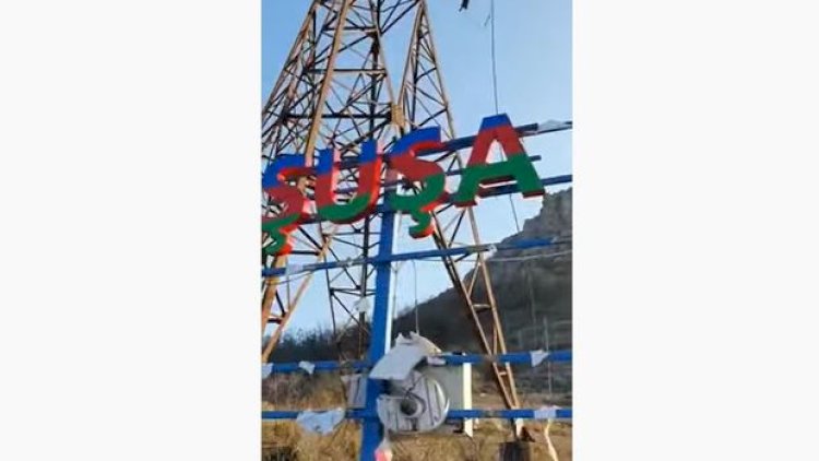    Şuşanın adı yazılmış yeni lövhə himn sədaları altında şəhərdə yerləşdirildi - Video   