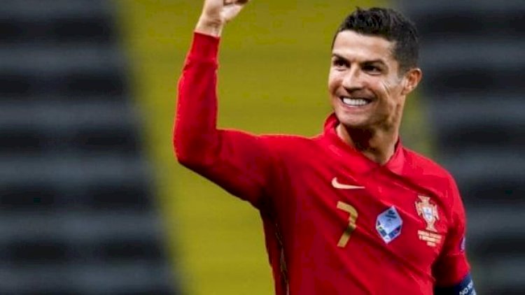    “Uşaqlıqda pulsuzluqdan müştərilərin artıqlarını yeyirdim“   - Ronaldo