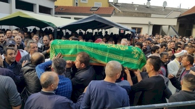    Məşhur aktyor atasının dəfn mərasiminə qatılmadı   