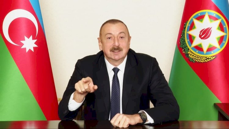    “Haradasan Avropa Şurası, niyə susursan? Görmürsünüz, diktator at oynadır?”   