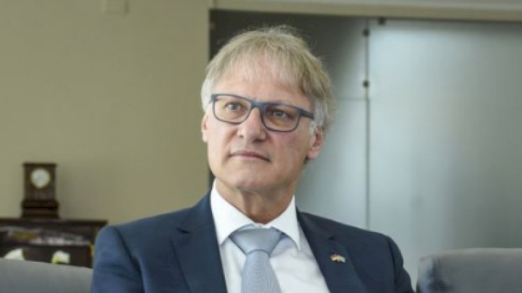    “İki düşməni bir masa arxasında oturmağa məcbur edə bilməzsiniz” – Səfir   