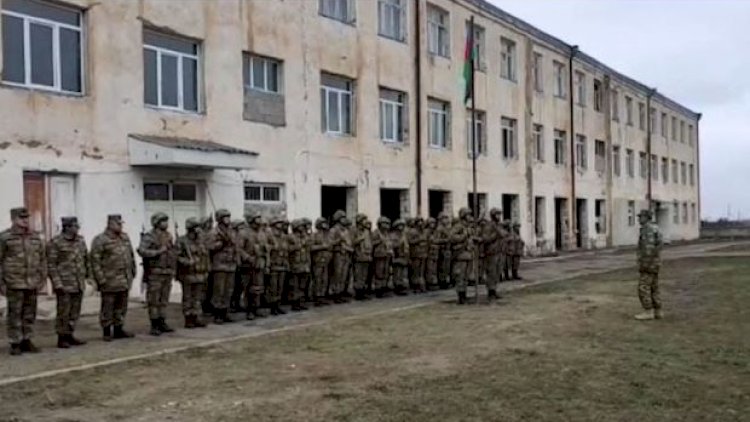   Ağdamın Gülablı kəndindəki keçmiş orta məktəbdə Azərbaycan bayrağı qaldırıldı - Video   