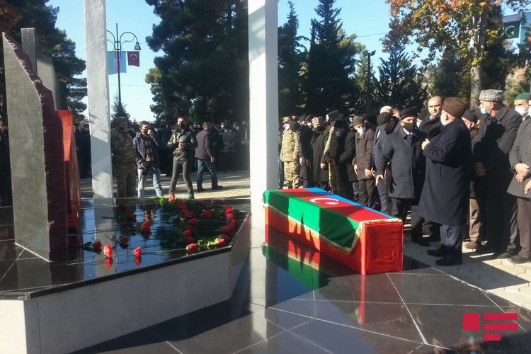 Polkovnik Babək Səmidlinin dəfn mərasimi keçirilir -  Fotolar